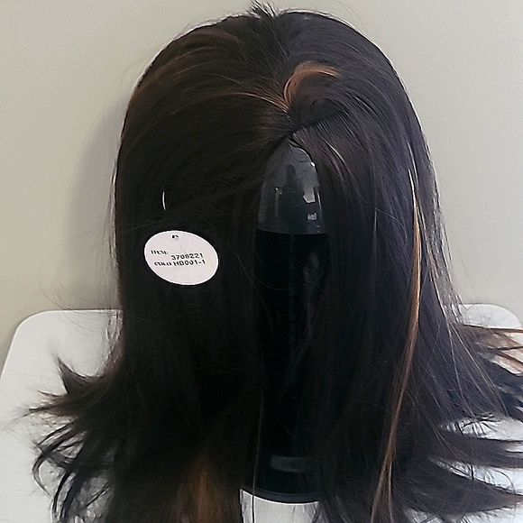 Wig - Picture 2 of 5